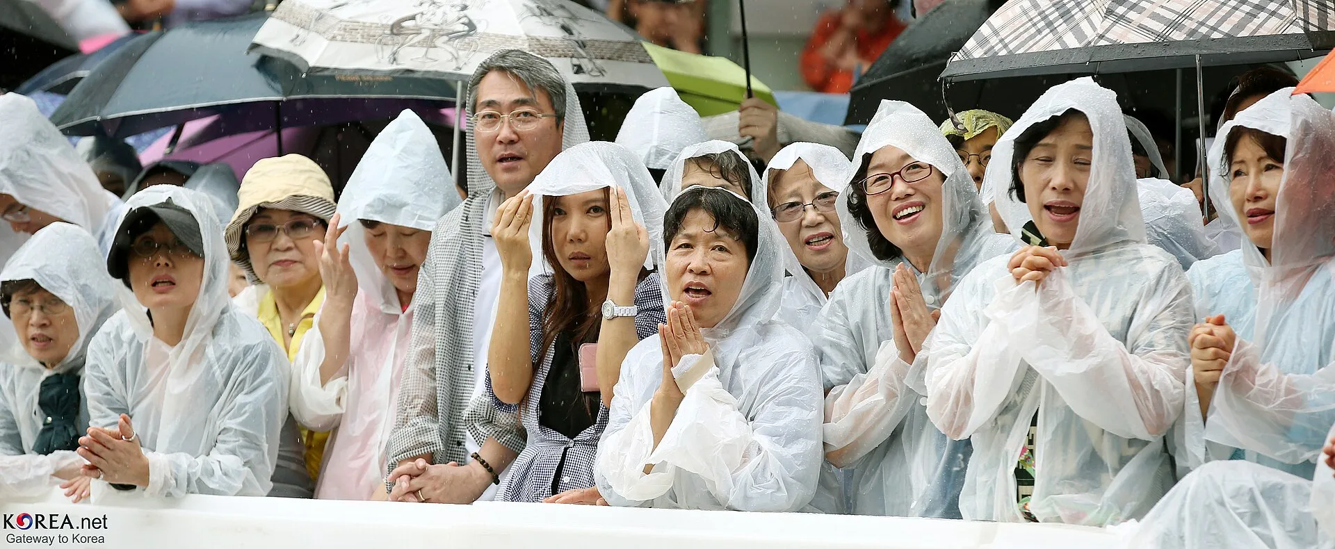Korea Pope Francis Myeongdong 03 (14955376385)